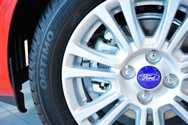 2013款福特嘉年华两厢1.5L自动时尚型