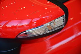 2013款福特嘉年华两厢1.5L自动时尚型