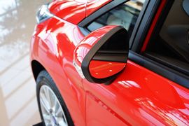 2013款福特嘉年华两厢1.5L自动时尚型