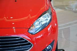 2013款福特嘉年华两厢1.5L自动时尚型