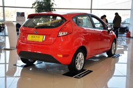 2013款福特嘉年华两厢1.5L自动时尚型