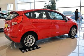 2013款福特嘉年华两厢1.5L自动时尚型