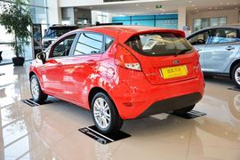 2013款福特嘉年华两厢1.5L自动时尚型