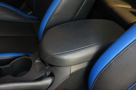 2012款现代飞思Veloster