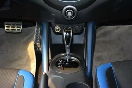 2012款现代飞思Veloster