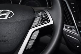 2012款现代飞思Veloster
