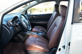 2014款日产骐达1.6L