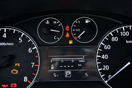2014款日产骐达1.6L