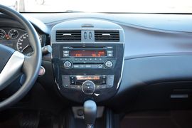 2014款日产骐达1.6L