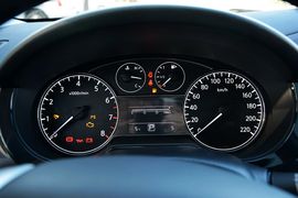 2014款日产骐达1.6L