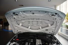 2014款宝马M4双门轿跑车