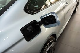 2014款宝马M4双门轿跑车