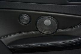 2014款宝马M4双门轿跑车