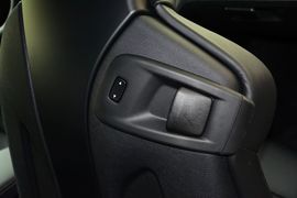 2014款宝马M4双门轿跑车