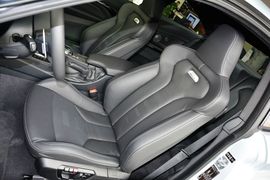 2014款宝马M4双门轿跑车