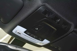 2014款宝马M4双门轿跑车