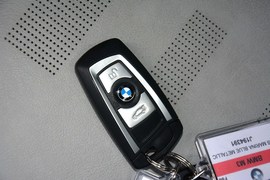 2014款宝马M4双门轿跑车