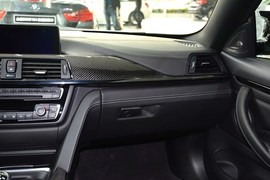2014款宝马M4双门轿跑车