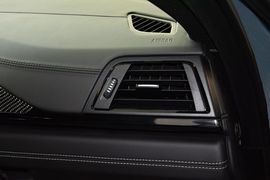 2014款宝马M4双门轿跑车