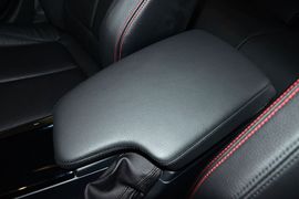 2014款宝马M4双门轿跑车