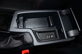 2014款宝马M4双门轿跑车