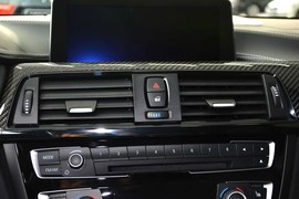 2014款宝马M4双门轿跑车