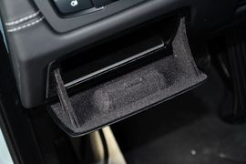 2014款宝马M4双门轿跑车