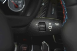 2014款宝马M4双门轿跑车