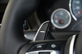 2014款宝马M4双门轿跑车