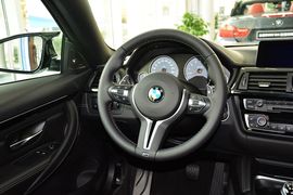 2014款宝马M4双门轿跑车