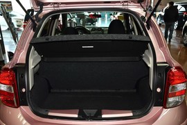   2015款日产玛驰1.5L自动型