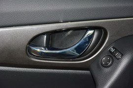 2014款日产奇骏2.0L