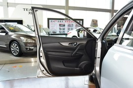 2014款日产奇骏2.0L