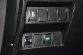 2014款日产奇骏2.0L