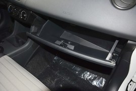 2013款铃木雨燕1.3L手动标准型