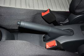 2013款铃木雨燕1.3L手动标准型