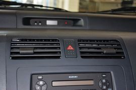 2013款铃木雨燕1.3L手动标准型