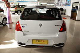 2013款铃木雨燕1.3L手动标准型