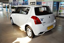 2013款铃木雨燕1.3L手动标准型