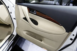 2014款国产英菲尼迪QX50车展解读