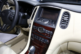 2014款国产英菲尼迪QX50车展解读