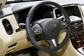 2014款国产英菲尼迪QX50车展解读