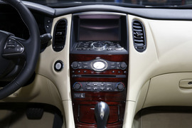 2014款国产英菲尼迪QX50车展解读