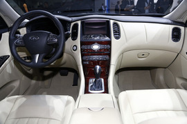 2014款国产英菲尼迪QX50车展解读