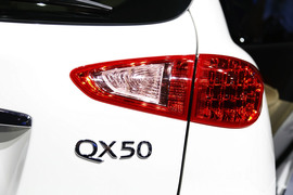 2014款国产英菲尼迪QX50车展解读