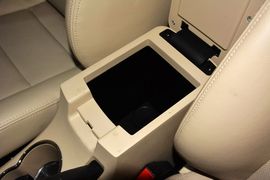 2013款吉利帝豪经典版1.8L手动精英型