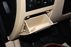 2013款吉利帝豪经典版1.8L手动精英型