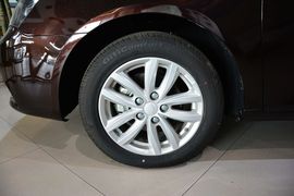 2013款吉利帝豪经典版1.8L手动精英型