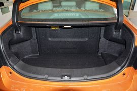 2014款比亚迪秦1.5T旗舰型