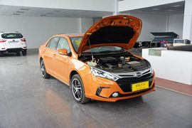 2014款比亚迪秦1.5T旗舰型